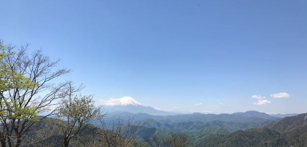 青空と富士山の写真