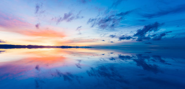 ウユニ塩湖の夕焼けの写真