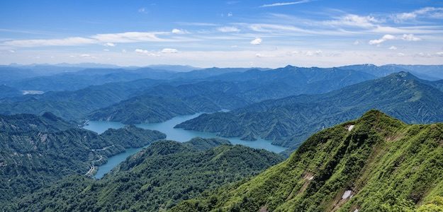 山と川の写真