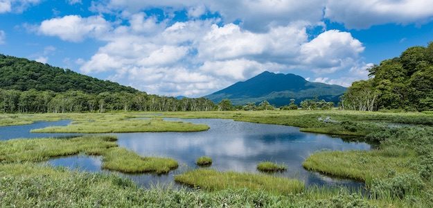 山と池の写真