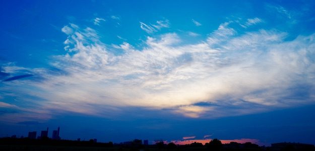 夕暮れの空の写真